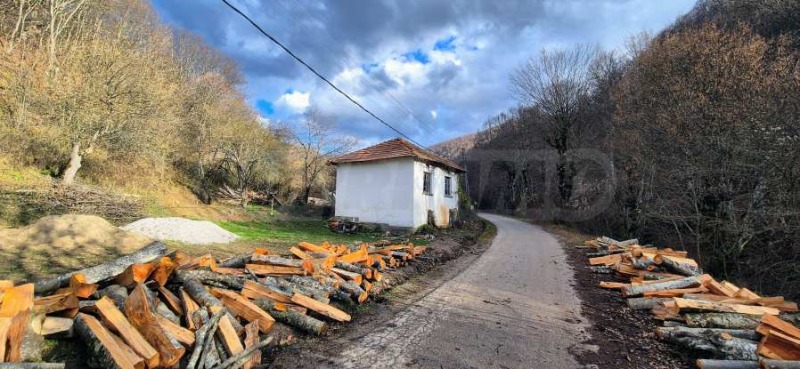 Продава КЪЩА, област Ловеч, с. Рибарица • 26500 € / 51829.49 лв. • 76804333 1