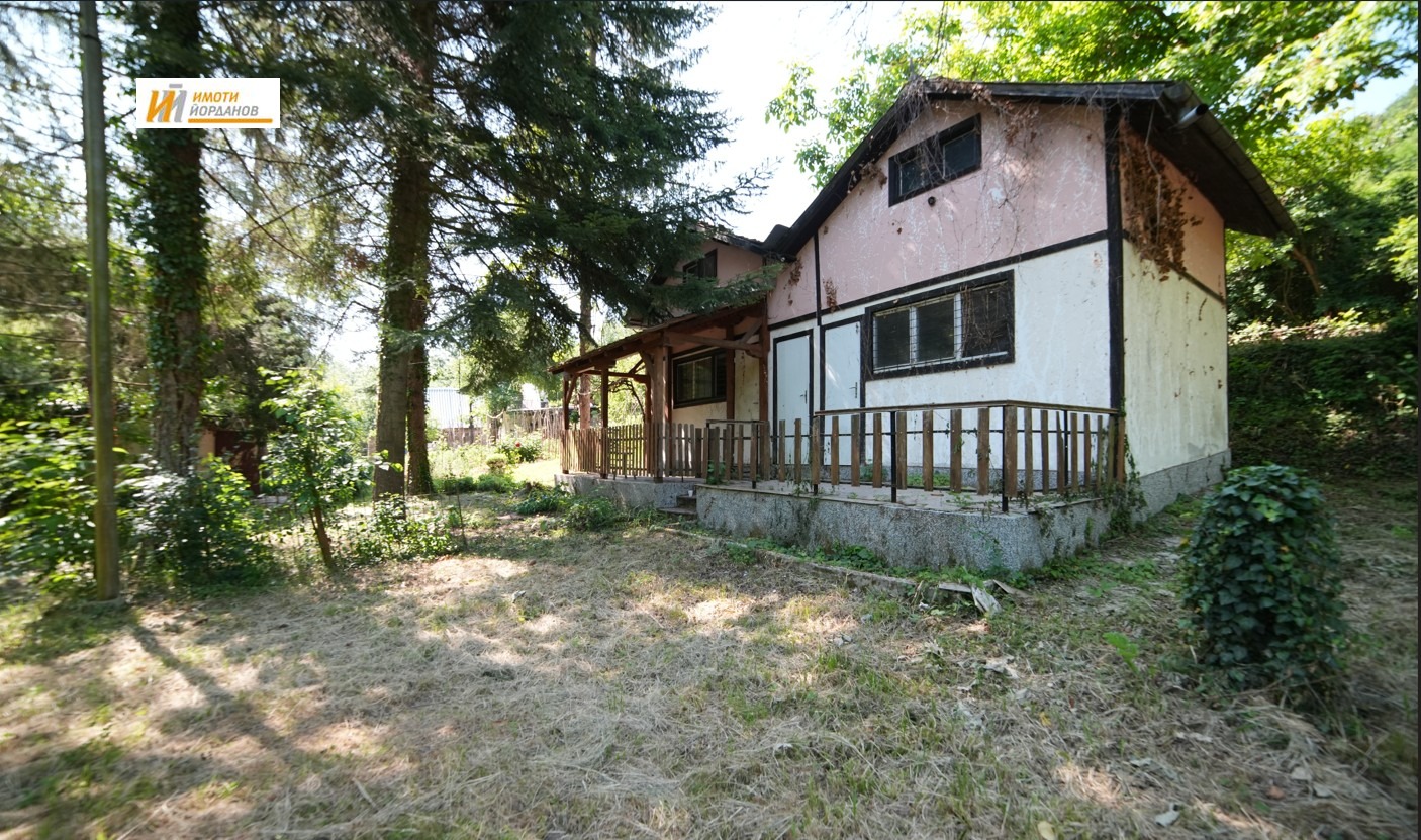 Продава ВИЛА, с. Габровци, област Велико Търново