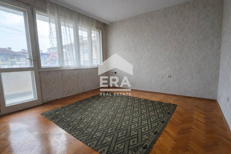 Продава 4-СТАЕН, гр. Велико Търново, Център, снимка 2 - Апартаменти - 54299929