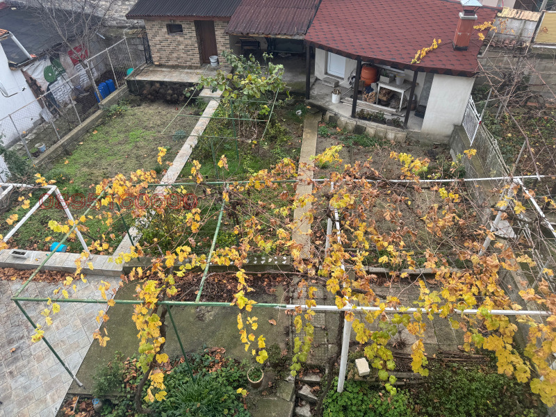 Продава ЕТАЖ ОТ КЪЩА, гр. Шумен, Център, снимка 10 - Етаж от къща - 52783070