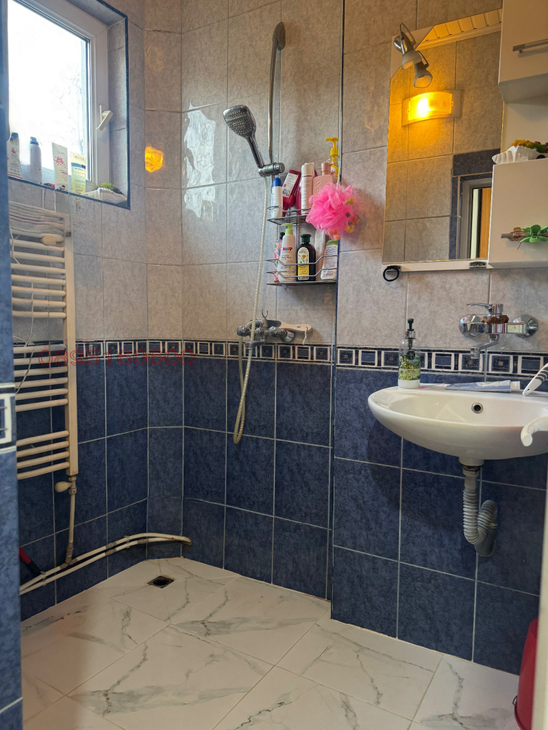 Продава ЕТАЖ ОТ КЪЩА, гр. Шумен, Център, снимка 7 - Етаж от къща - 52783070