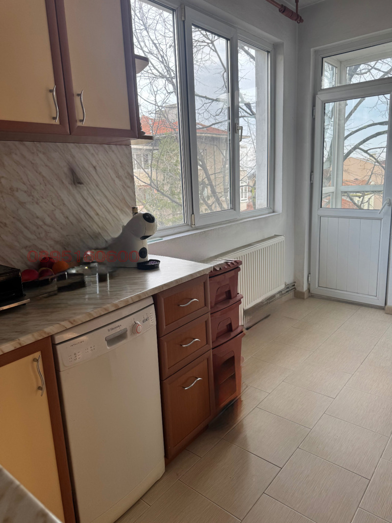 Продава ЕТАЖ ОТ КЪЩА, гр. Шумен, Център, снимка 9 - Етаж от къща - 52783070