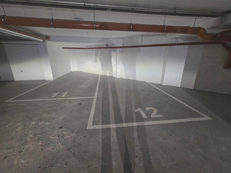 Продава ГАРАЖ, ПАРКОМЯСТО, град Кърджали, Възрожденци • 18000 лв. / 9203.25 € • 31337980 1