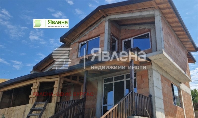 Продава КЪЩА, област Бургас, с. Черни връх • 268000 € / 524162.44 лв. • 41174576 1