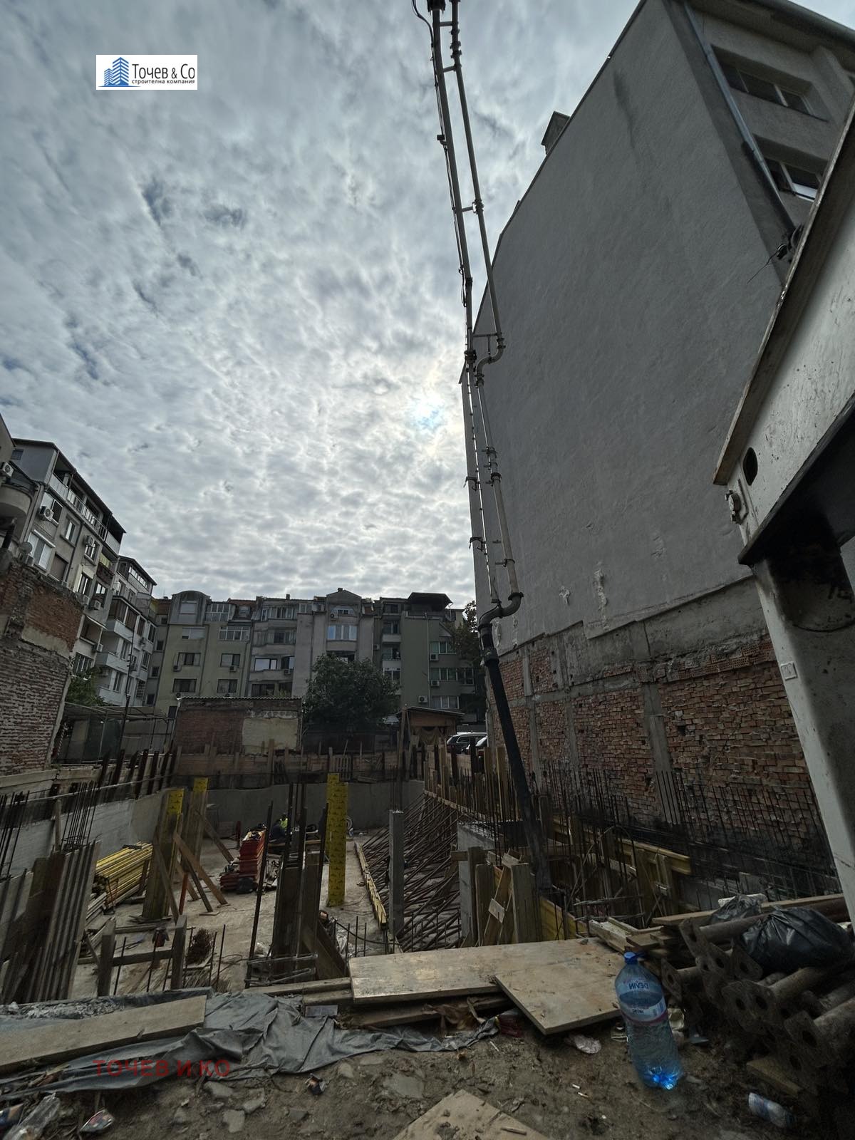 Продава ГАРАЖ, ПАРКОМЯСТО, гр. Бургас, Център, снимка 2 - Гаражи и паркоместа - 48615283