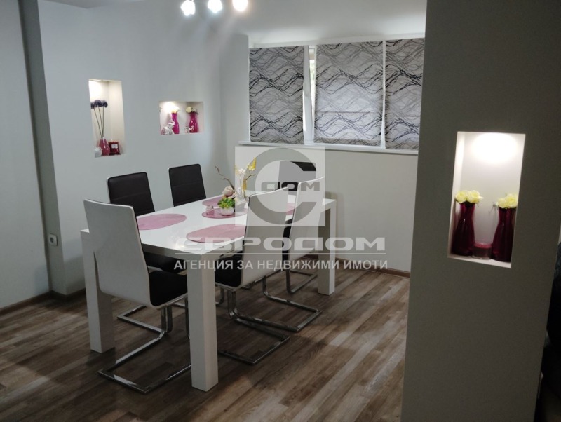 Te koop  Maisonnette Stara Zagora , Tsentar , 96 m² | 43677343 - afbeelding [2]