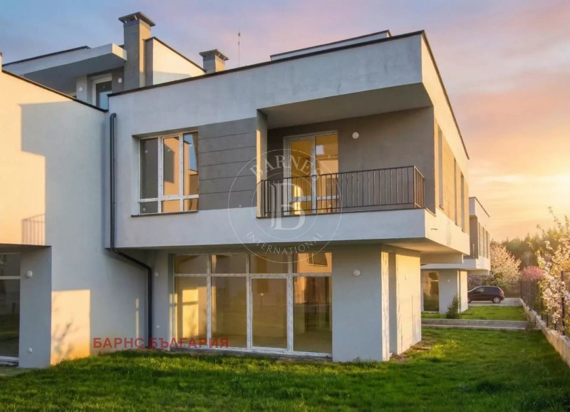 Продава КЪЩА, гр. София, м-т Детски град