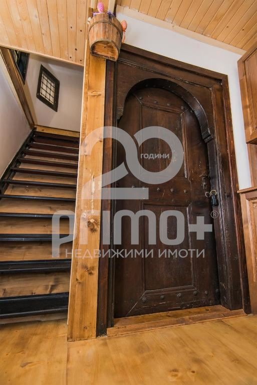 Продава КЪЩА, гр. Велико Търново, Център, снимка 9 - Къщи - 54122923