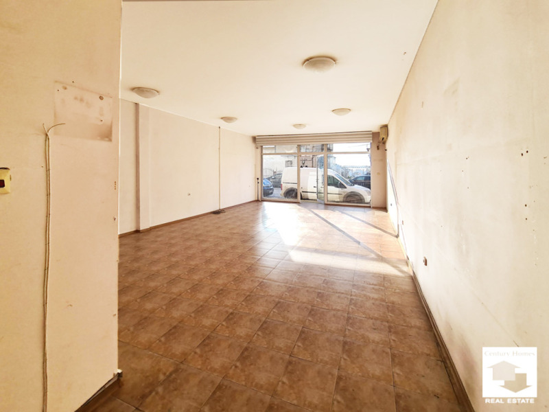 Продава МАГАЗИН, гр. Велико Търново, Акация, снимка 2 - Магазини - 53105344