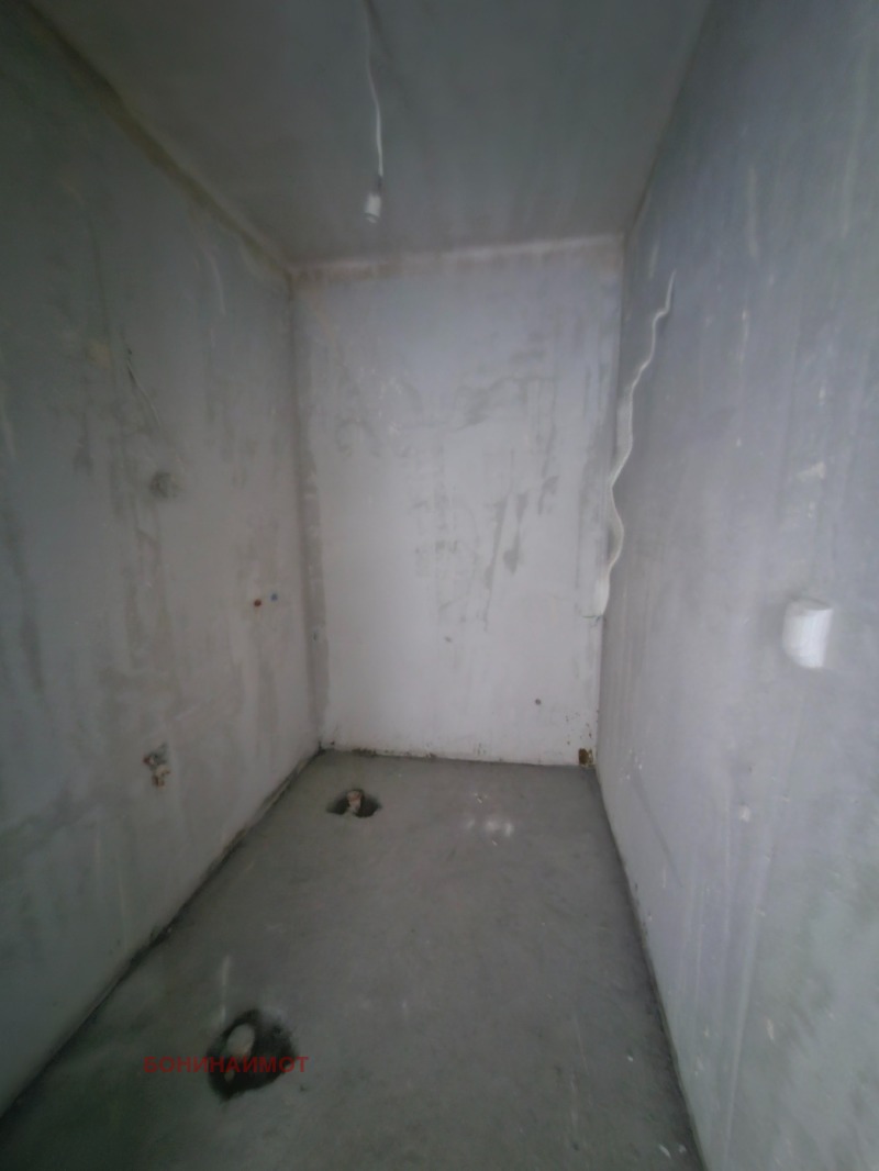 Продава  2-стаен град Пловдив , Остромила , 84 кв.м | 42483572 - изображение [10]