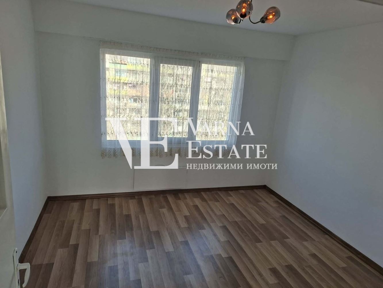 Продава 4-СТАЕН, гр. Варна, Цветен квартал, снимка 4 - Апартаменти - 54329174