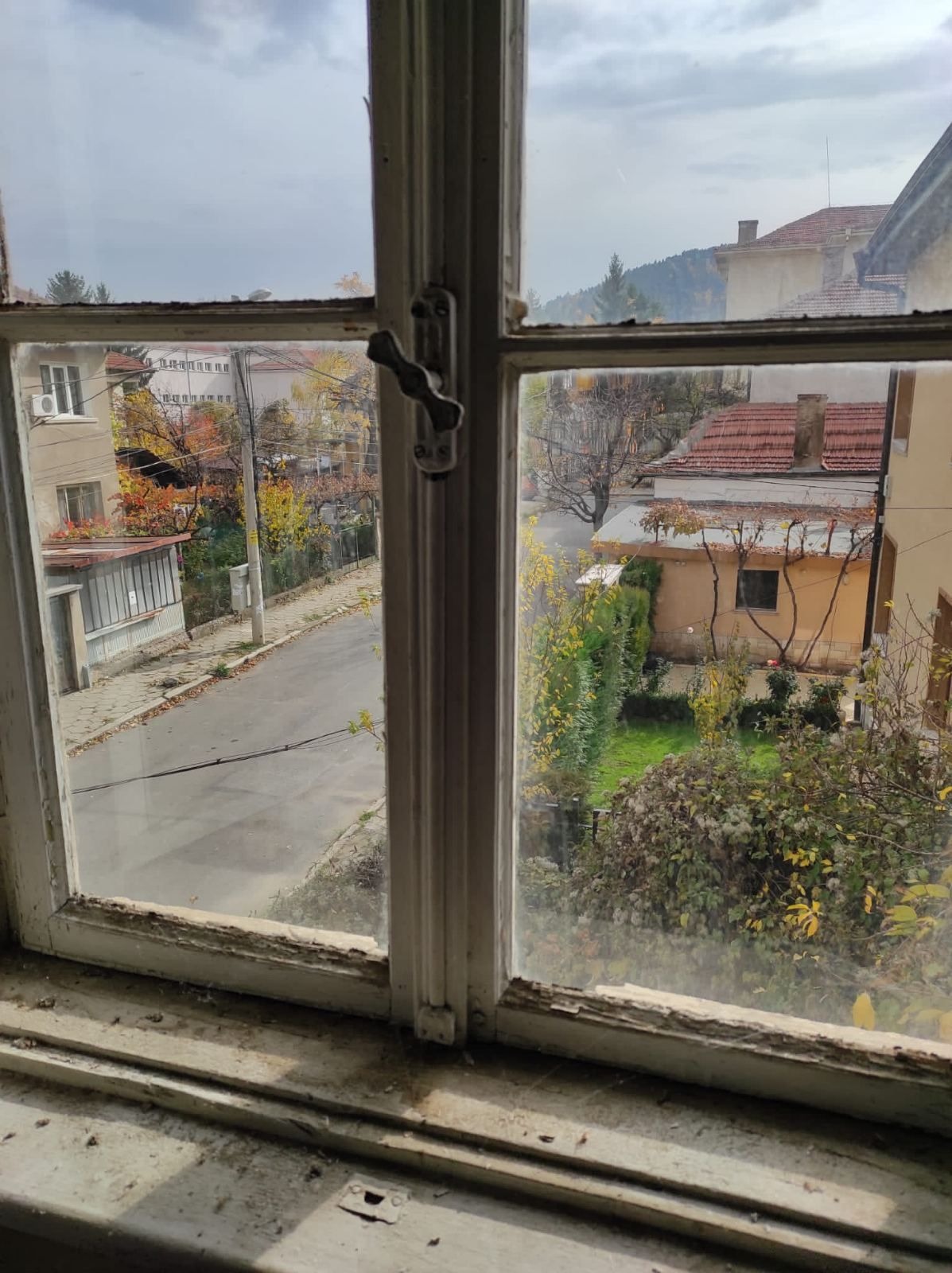 Продава КЪЩА, гр. Кюстендил, Бузлуджа, снимка 2 - Къщи - 49658582