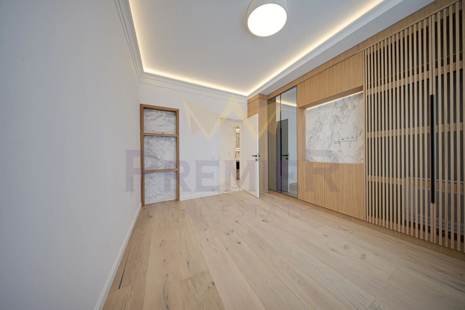 Продава МНОГОСТАЕН, гр. София, Център, снимка 12 - Апартаменти - 53691773