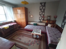 2 slaapkamers Tsentar, Dobritsj