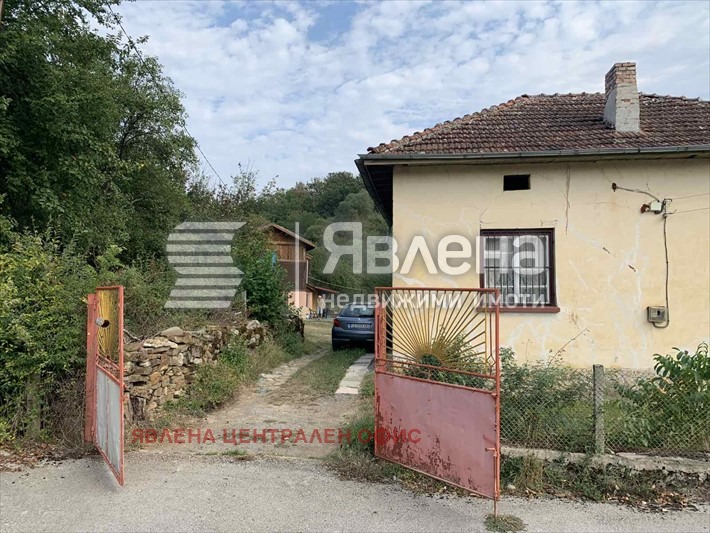 Продава КЪЩА, с. Равнище, област София област, снимка 5 - Къщи - 56077491
