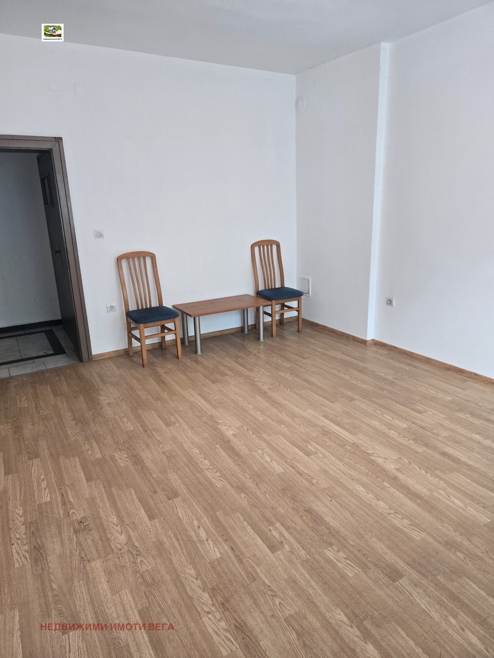 Продава ЕТАЖ ОТ КЪЩА, гр. Велико Търново, Център, снимка 3 - Етаж от къща - 54815150