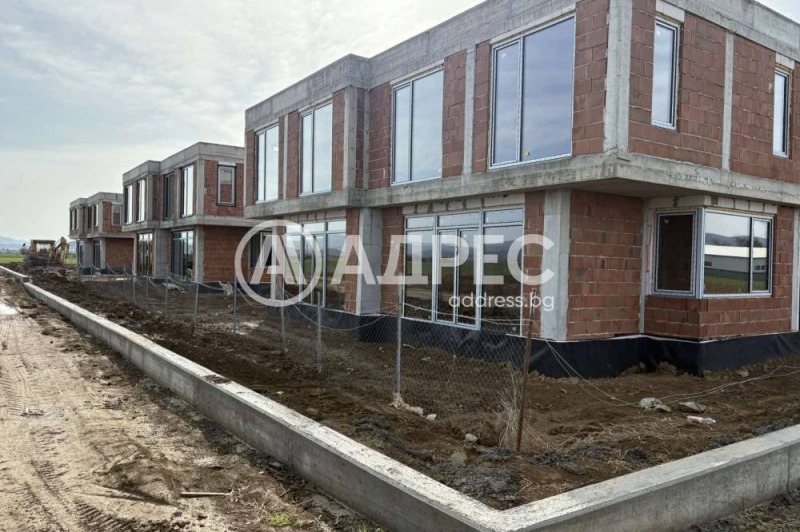 Продава  Къща, област София, гр. Елин Пелин •  230 000 EUR • ID 91819324 — holmes.bg - [1] 