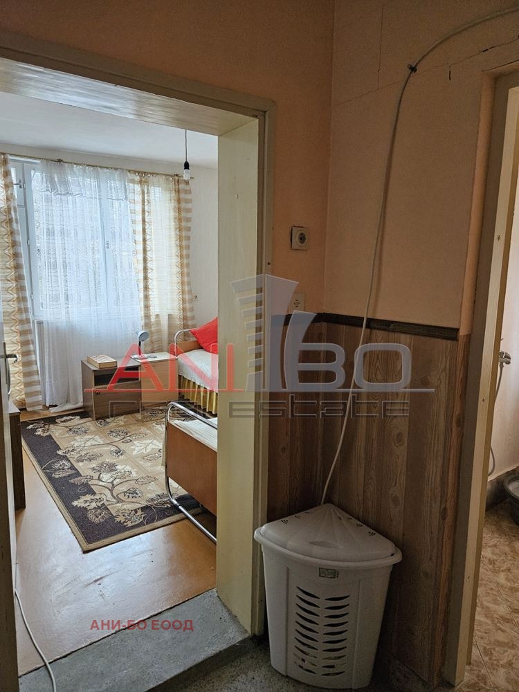 Продава КЪЩА, с. Режанци, област Перник, снимка 7 - Къщи - 52973671
