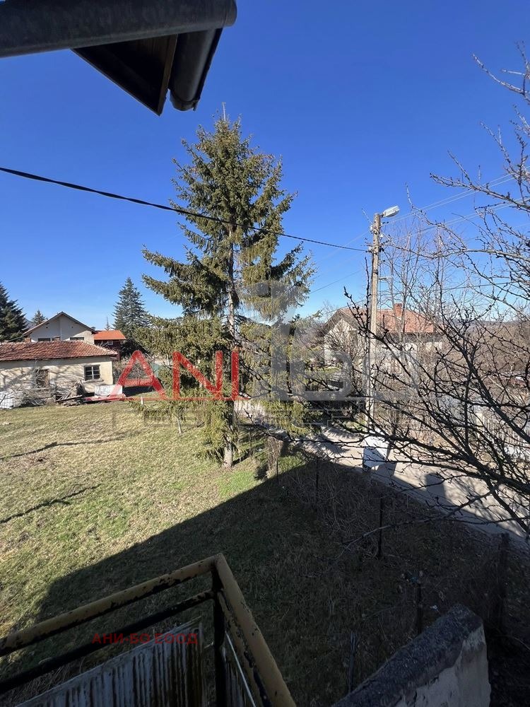 Продава КЪЩА, с. Режанци, област Перник, снимка 12 - Къщи - 52973671