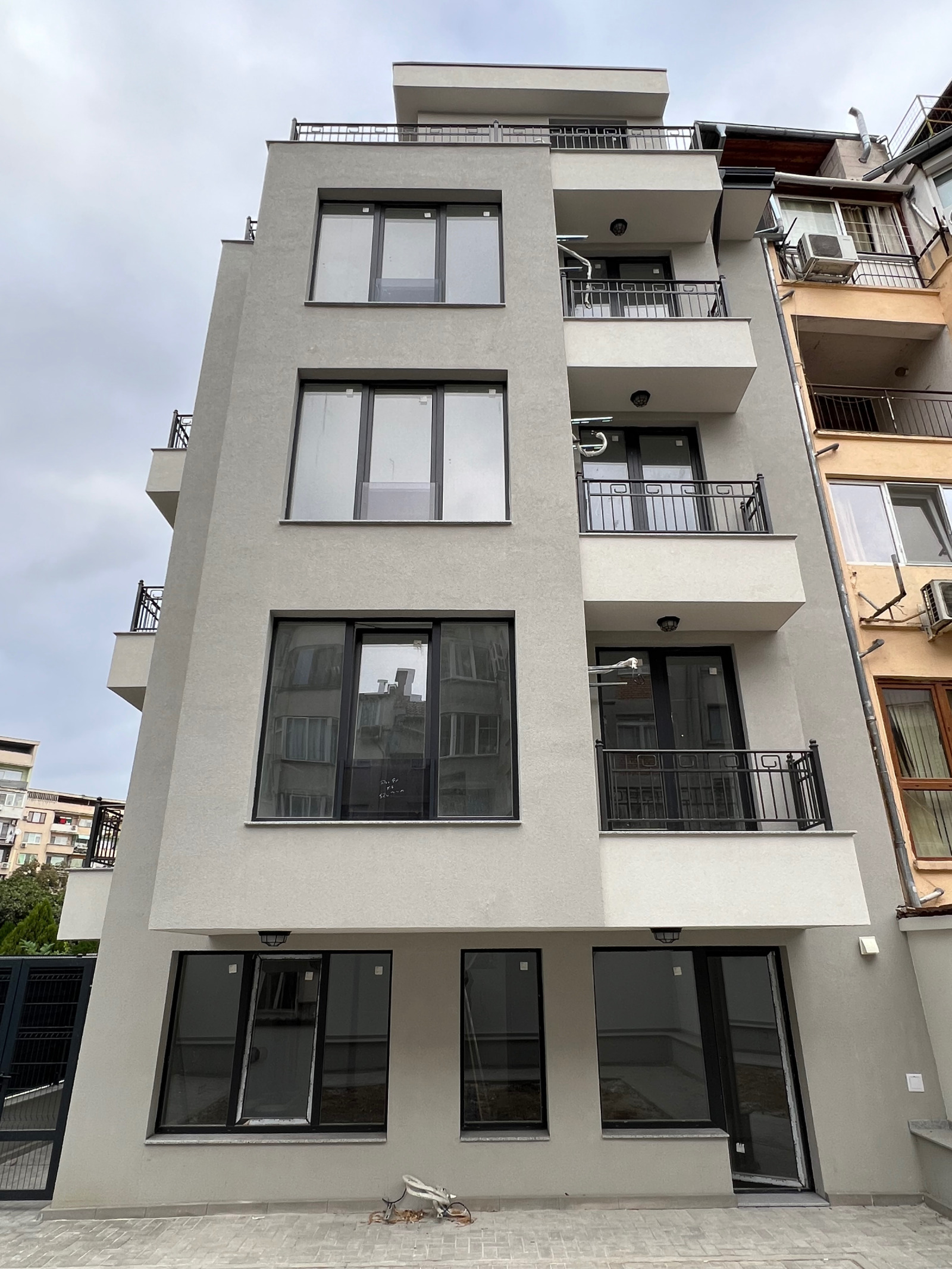 Продава 3-СТАЕН, гр. Пловдив, Кючук Париж, снимка 2 - Апартаменти - 54734843