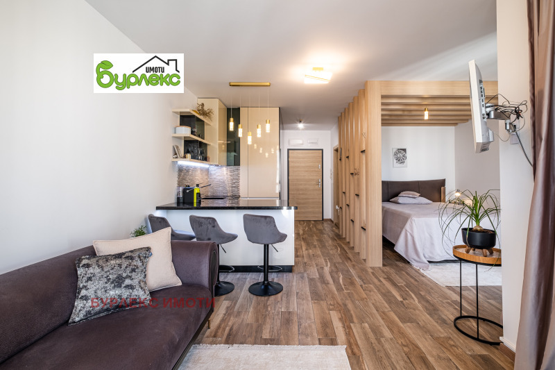 Продава 1-СТАЕН, гр. Варна, к.к. Св.Св. Константин и Елена, снимка 6 - Апартаменти - 53029786