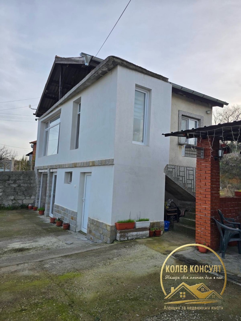 Продава ВИЛА в област Хасково, гр. Харманли - 80 кв.м / 80 000 € » 156 466.40 лв., КОЛЕВ КОНСУЛТ