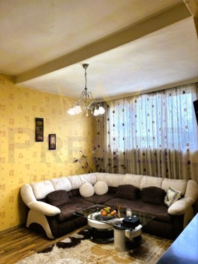 2 quartos Ilinden, Sofia