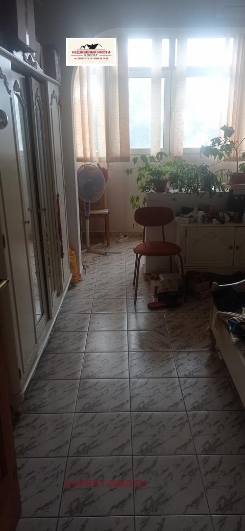 Продава 4-СТАЕН, гр. Шумен, Пазара, снимка 2 - Апартаменти - 56558618