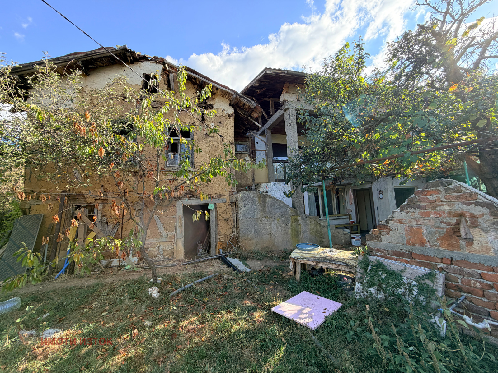 Продава КЪЩА, с. Горна Диканя, област Перник