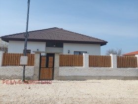House Momino selo, region Plovdiv