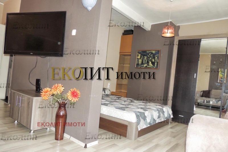 Продава ЕТАЖ ОТ КЪЩА, гр. София, Зона Б-18, снимка 4 - Етаж от къща - 48416390