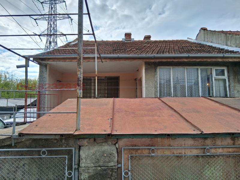 Продава КЪЩА, гр. Силистра, Митница, снимка 2 - Къщи - 52780919