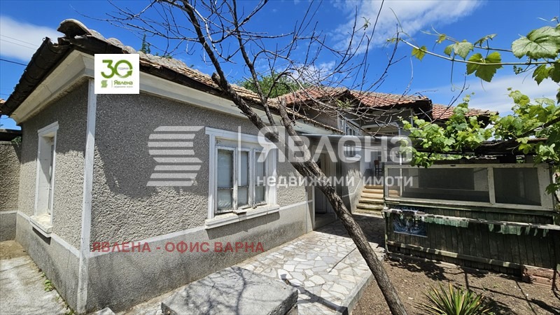 Продава КЪЩА, с. Брестак, област Варна