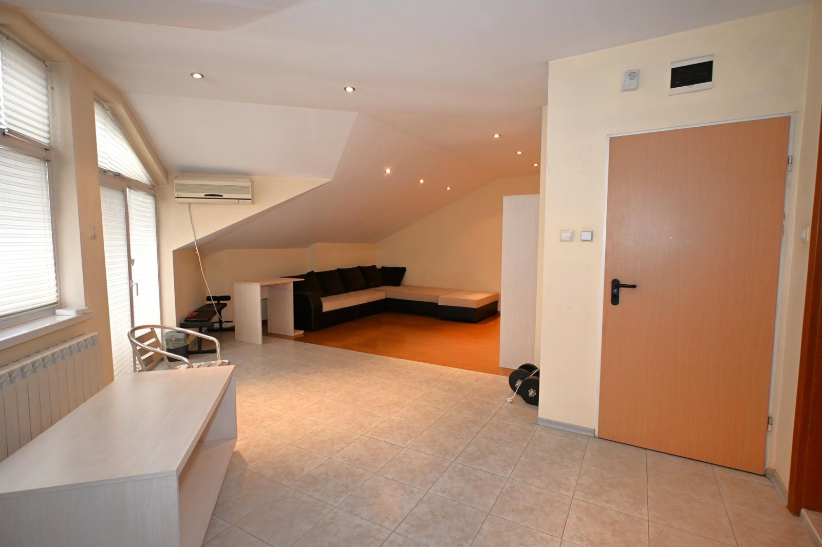 Продава 2-СТАЕН, гр. Перник, Твърди ливади, снимка 3 - Апартаменти - 54267717