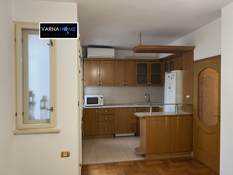 Продава 3-СТАЕН, гр. Варна, Зимно кино Тракия