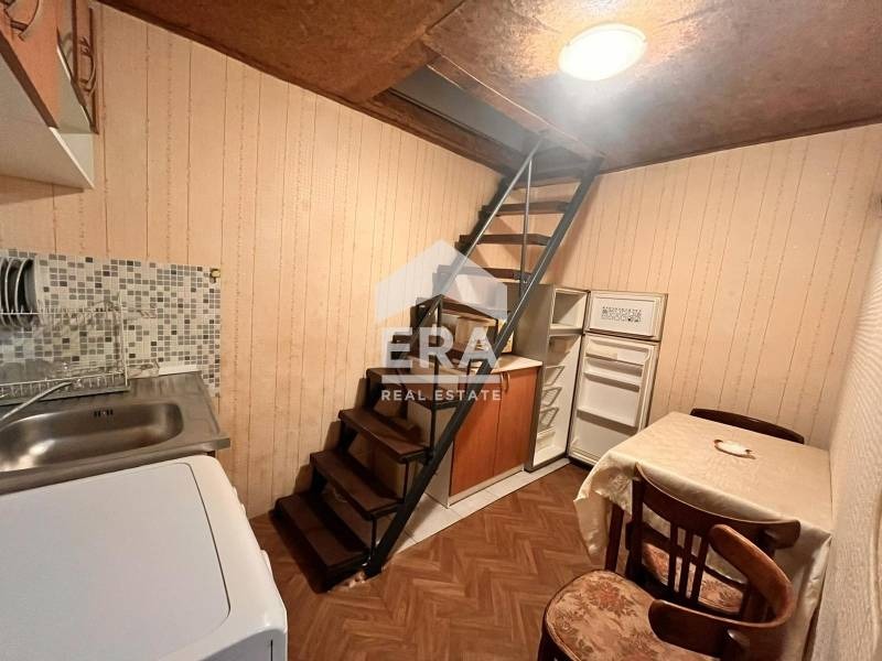 Продава КЪЩА, гр. Русе, Централен кооп. пазар, снимка 2 - Къщи - 54028017