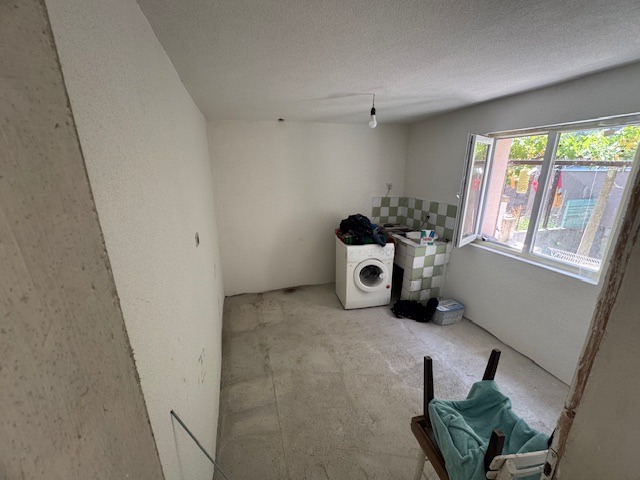 Продава КЪЩА, гр. Карнобат, област Бургас, снимка 17 - Къщи - 54738543