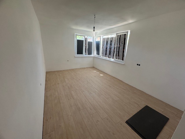 Продава КЪЩА, гр. Карнобат, област Бургас, снимка 7 - Къщи - 54738543