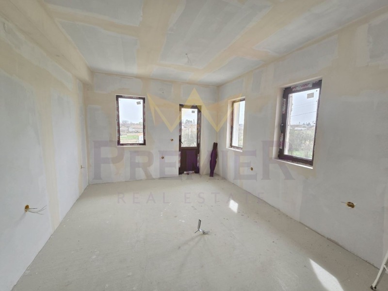 Продава КЪЩА, с. Царичино, област Добрич, снимка 9 - Къщи - 53123520