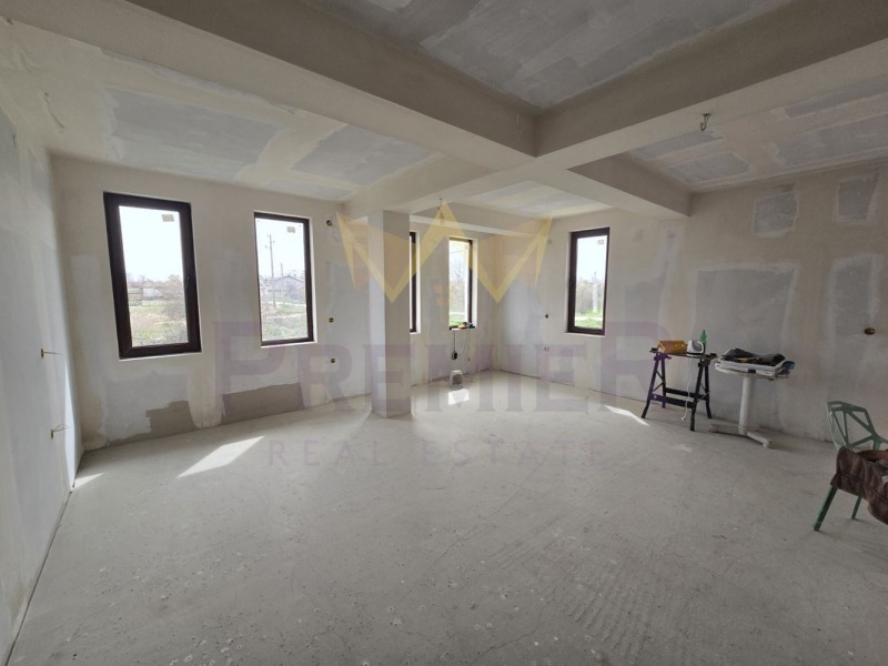 Продава КЪЩА, с. Царичино, област Добрич, снимка 3 - Къщи - 53123520