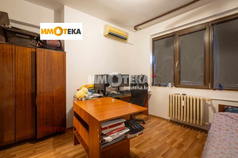 Eladó  2 hálószobás Sofia , Centar , 79 négyzetméter | 37763159 - kép [8]