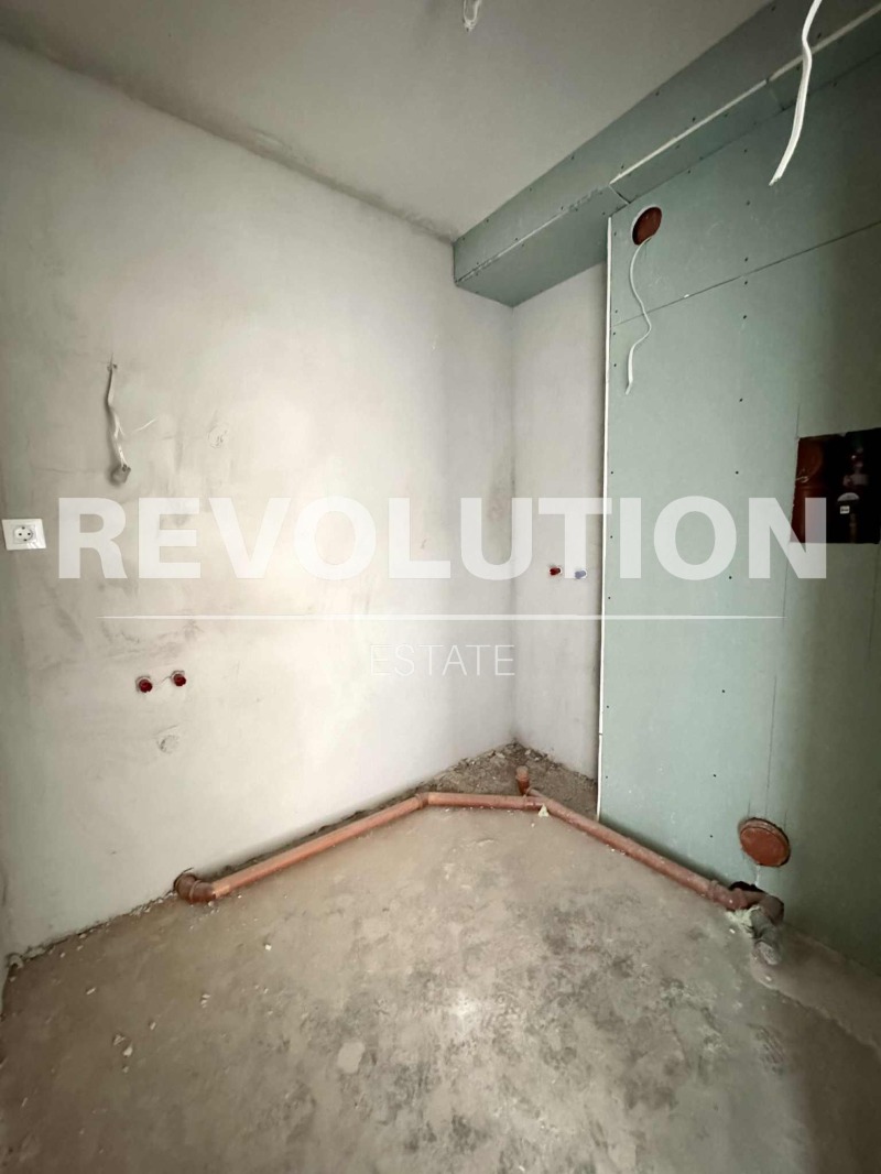 Продава  2-стаен град Пловдив , Остромила , 85 кв.м | 67596972 - изображение [5]