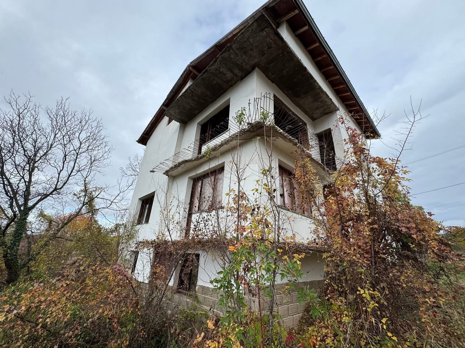 Продава КЪЩА, гр. Вършец, област Монтана, снимка 2 - Къщи - 53797615