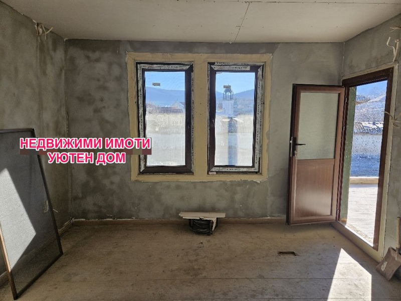 Продава КЪЩА в област Шумен, с. Драгоево - 160 кв.м / 41 000 € » 80 189.03 лв., УЮТЕН ДОМ