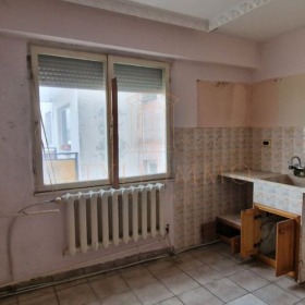 Продажба на тристайни апартаменти в град Разград - изображение 2 