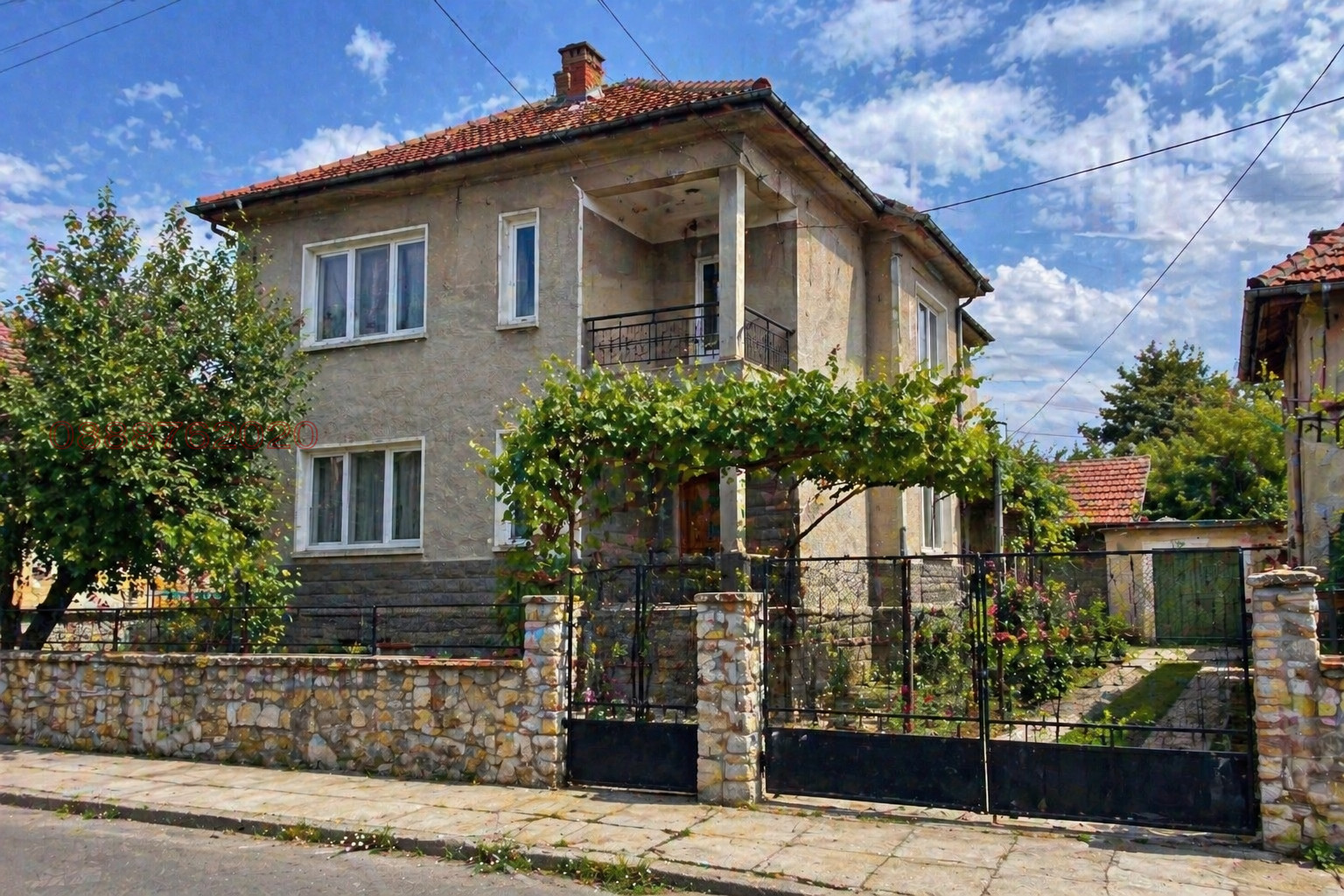 Продава КЪЩА, гр. Панагюрище, област Пазарджик