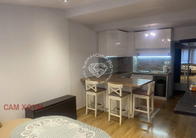 1 chambre Tsveten kvartal, Varna