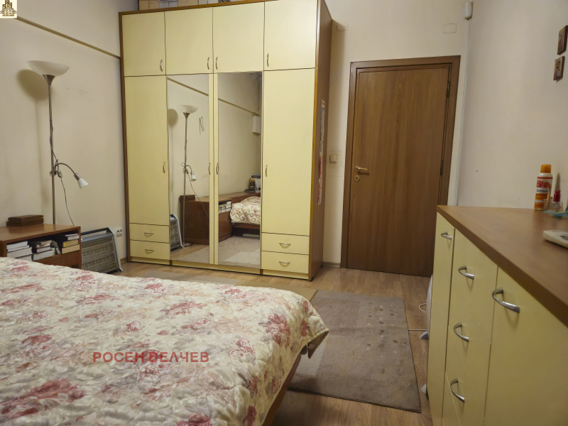 Продава 3-СТАЕН, гр. София, Център, снимка 6 - Апартаменти - 51947219