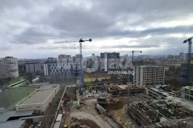 Продава  2-стаен град София , Банишора , 72 кв.м | 28758442 - изображение [2]