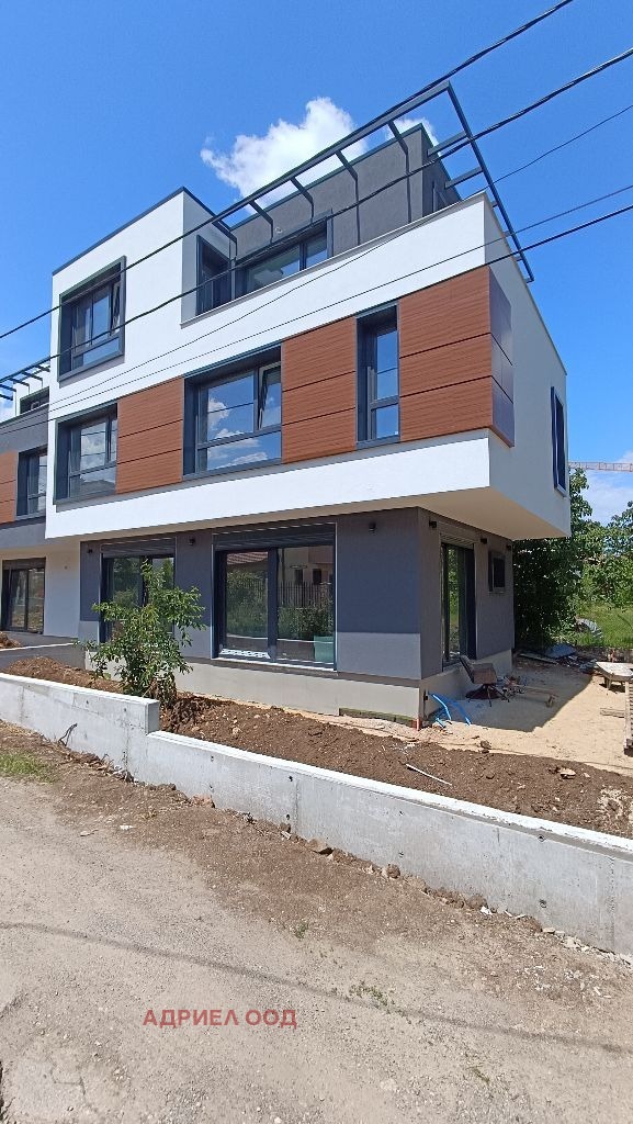 Продава КЪЩА, гр. София, м-т Камбаните, снимка 2 - Къщи - 50177674